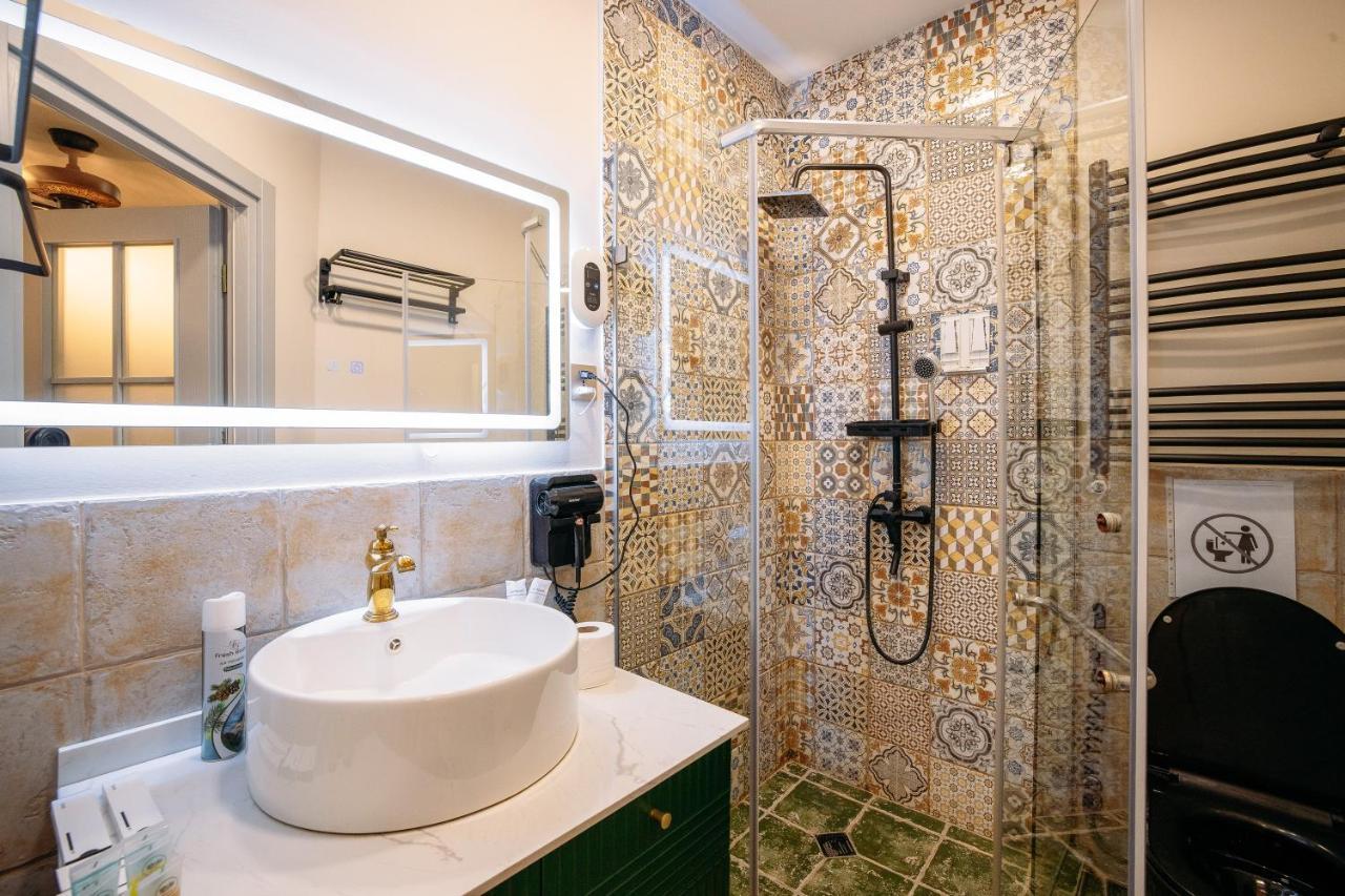 Apart Hotel Console Тбилиси Экстерьер фото