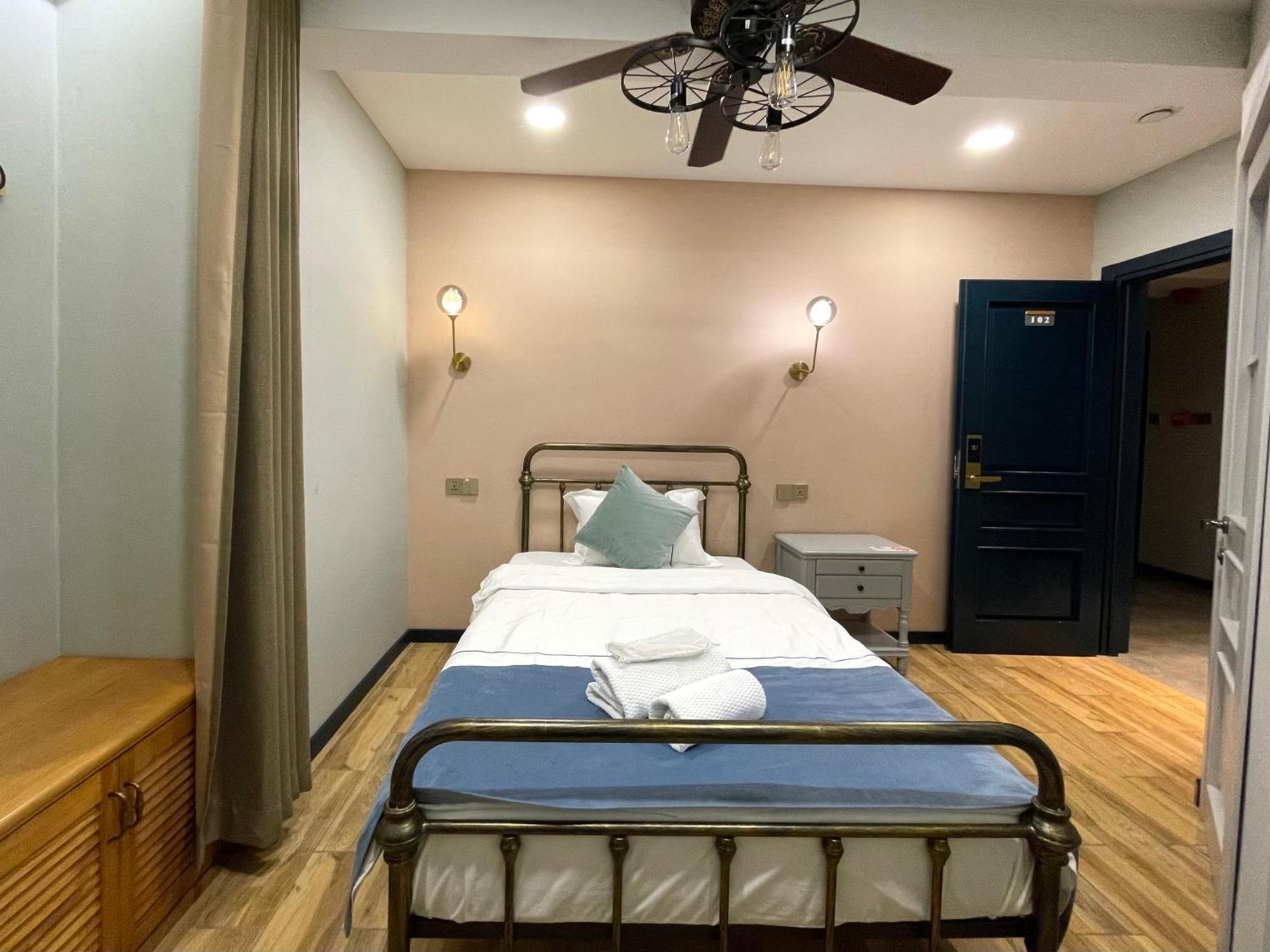 Apart Hotel Console Тбилиси Экстерьер фото