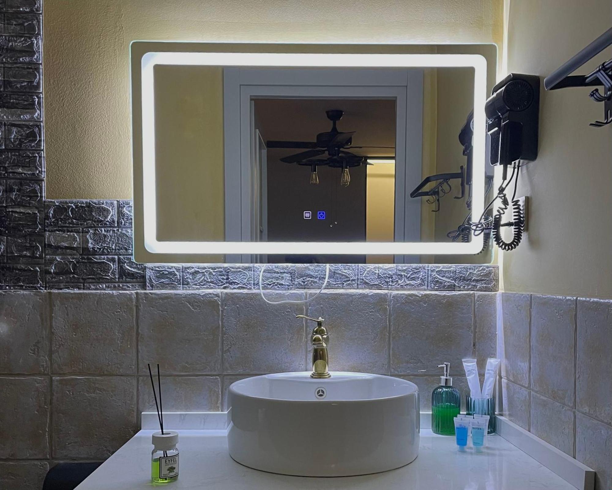 Apart Hotel Console Тбилиси Экстерьер фото
