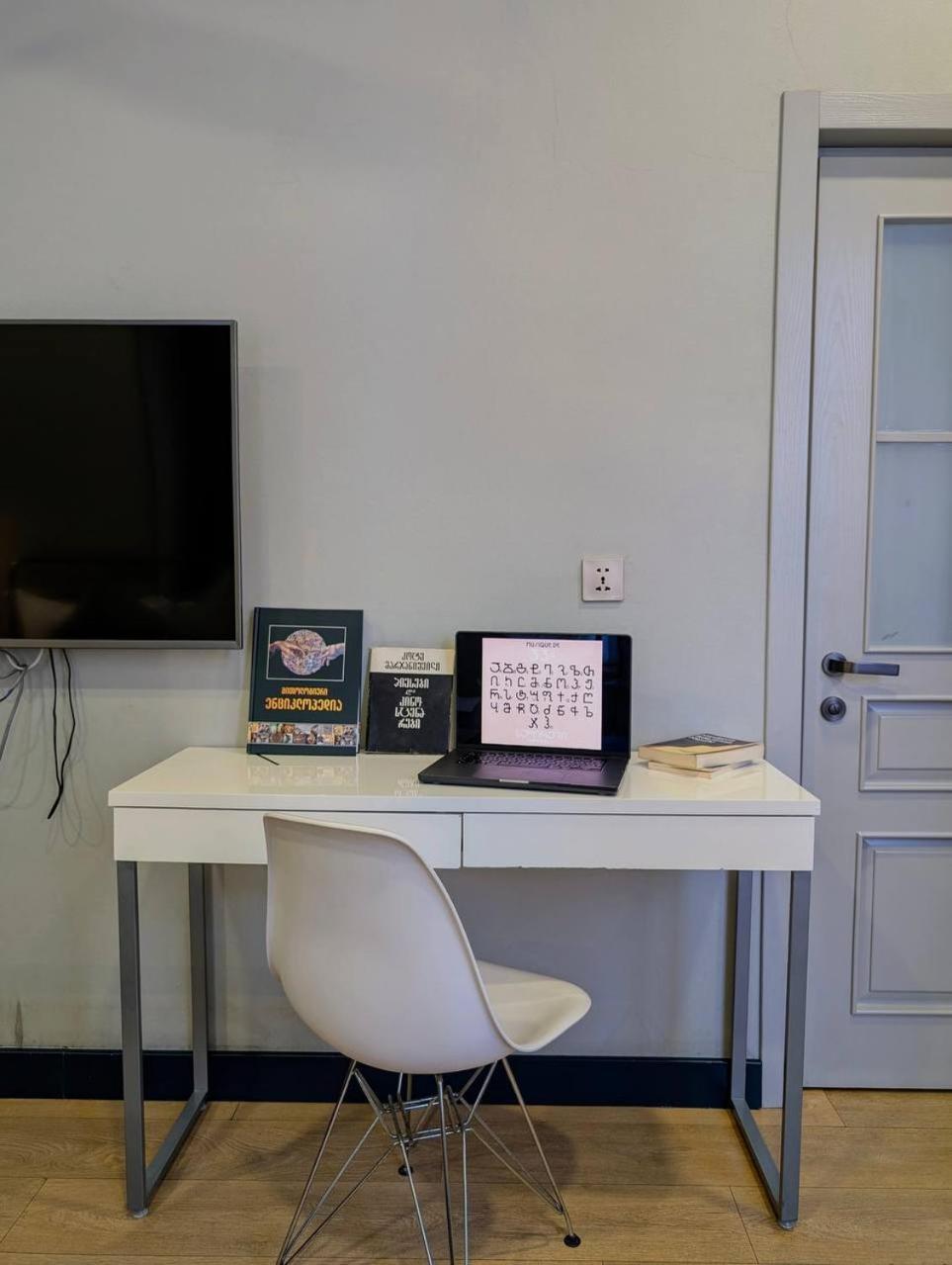 Apart Hotel Console Тбилиси Экстерьер фото
